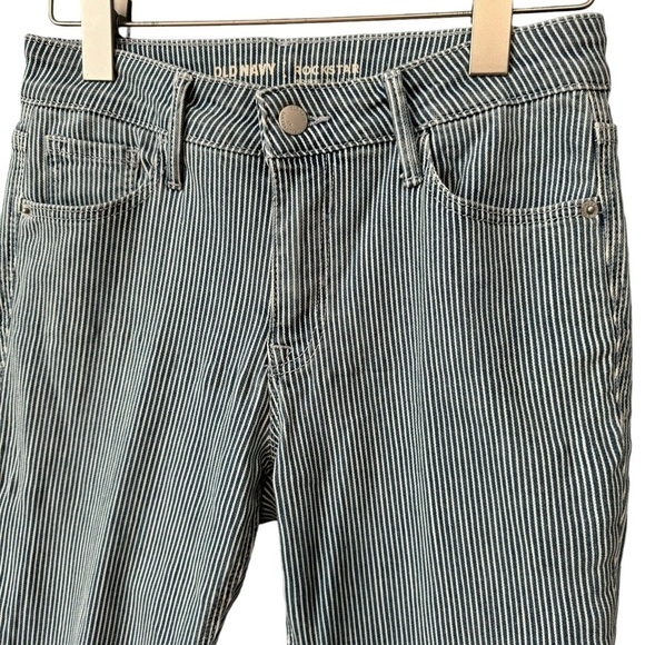 ✨3/$20✨ Old Navy Blue White Striped Mid Rise Rockstar Ankle Raw Hem Jeans. Sz 4 - Picture 4 of 12